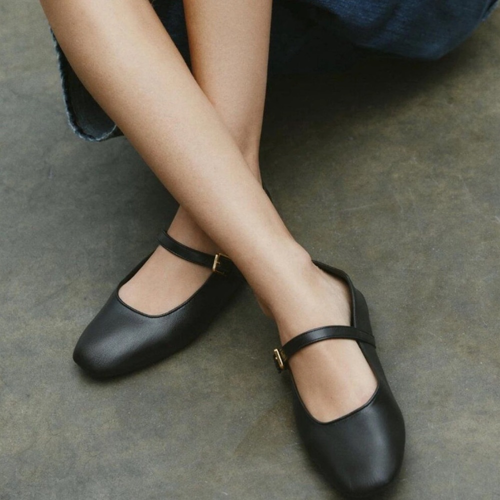 Zara Leather Ballet Flats Black. Size 36